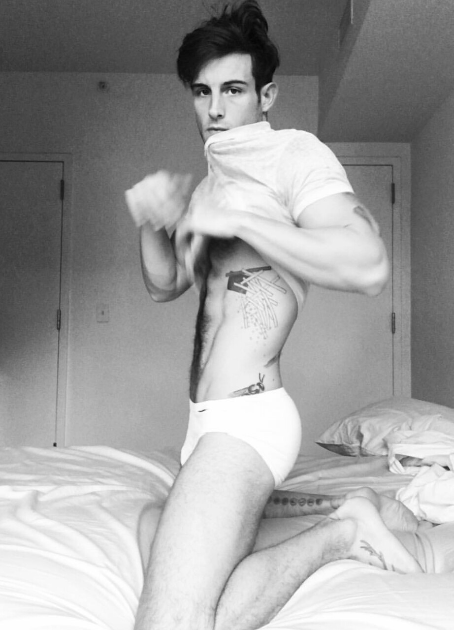 piemelzuiger:  Nico Tortorella