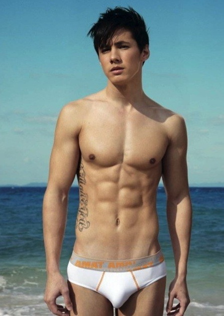 HOT MUSCLE BOYS