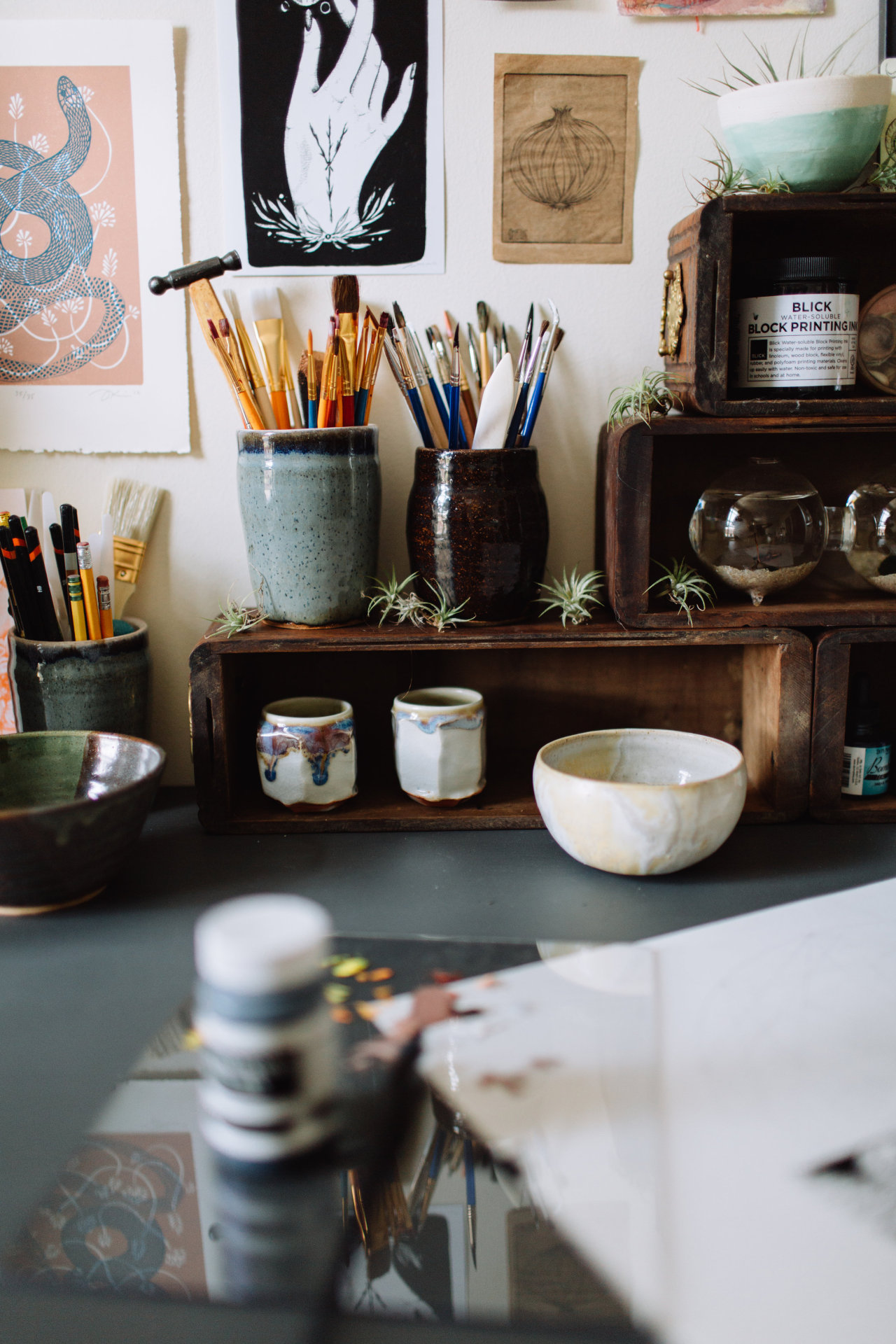 joellesoswell:  my home is a shrine, I build it piece by piece. (little ephemera