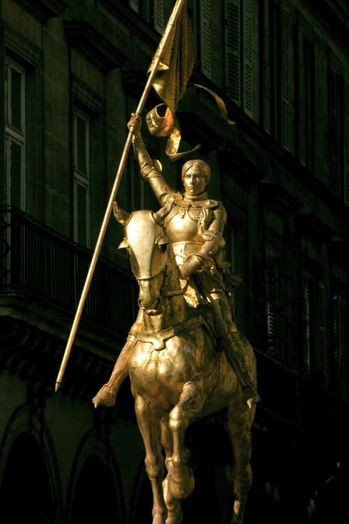 aint-bokeh-dont-fix-it: I took so many photos of Joan of Arc statues while I was in France, these ar