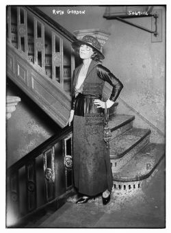 catskewl: catskewl: Actress Ruth Gordon looking