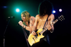 blackros78:  Axl Rose and Slash performing