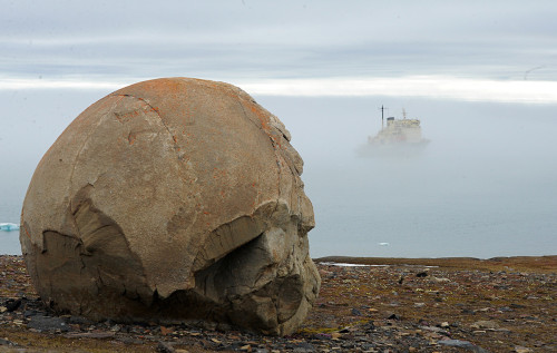 The stone spheres of Champ Island (Russia).Champ Island is part of the Franz Josef Archipelago, and 