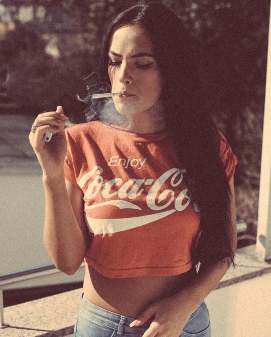 smoking-in-a-dark-paradise: Enjoy  