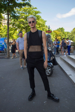 damplaundry:  Benjamin Jarvis at PFW S/S 2015 by Marion Hassan 