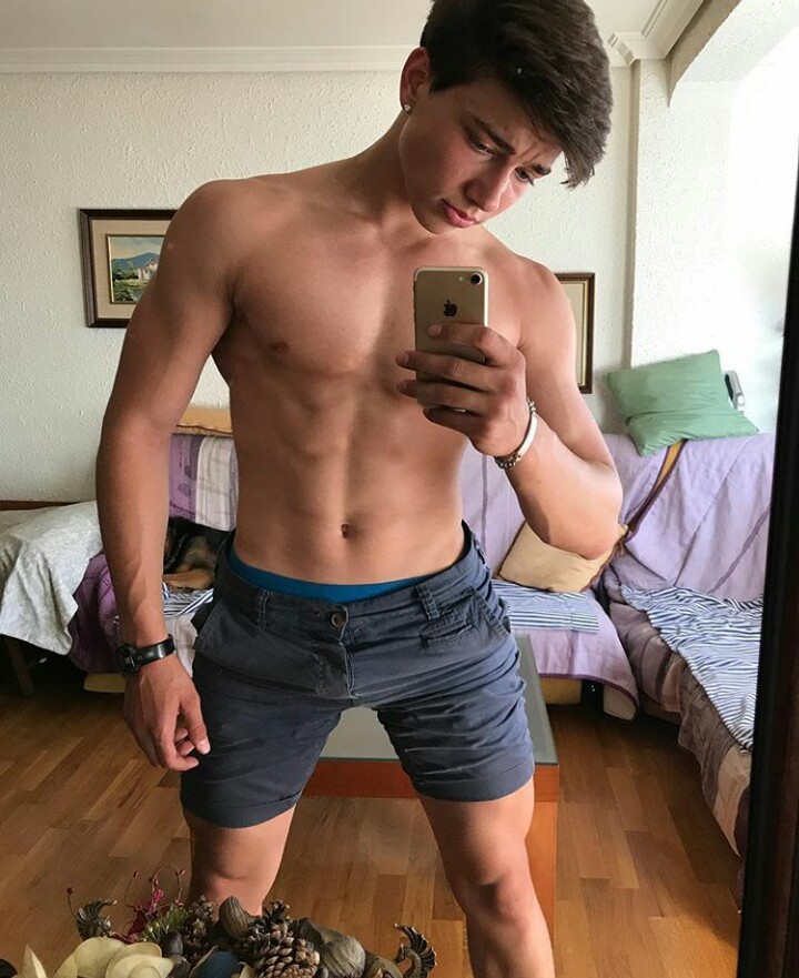chicosguaposlindos:  Georgigazte99