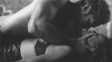 amore-sussurrato:  Scuote l’anima mia Eros come vento sul monteche irrompe entro