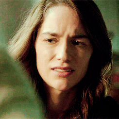 way2haught4me: earpwave: Wynonna Earp meme | 6 scenes [1/6]  I love this because