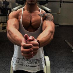 drwannabe:  haven’t posted a pic of Zyzz