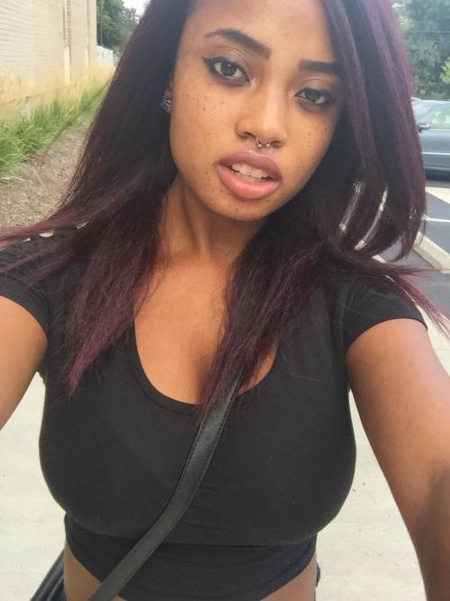 obeykingafrica:  I’m charged up..   They/them pronouns only 