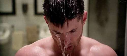 laoih:  “And a hot shower does wonders.” Dean + showers 