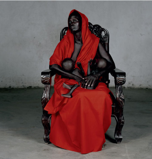 pussypussymarihuana: Black Madonna - Vanessa Beecroft