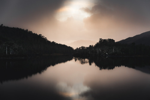 freddie-photography:Exploring the most beautiful Glen is Scotland, Glen Affric and Loch Beinn a&rs