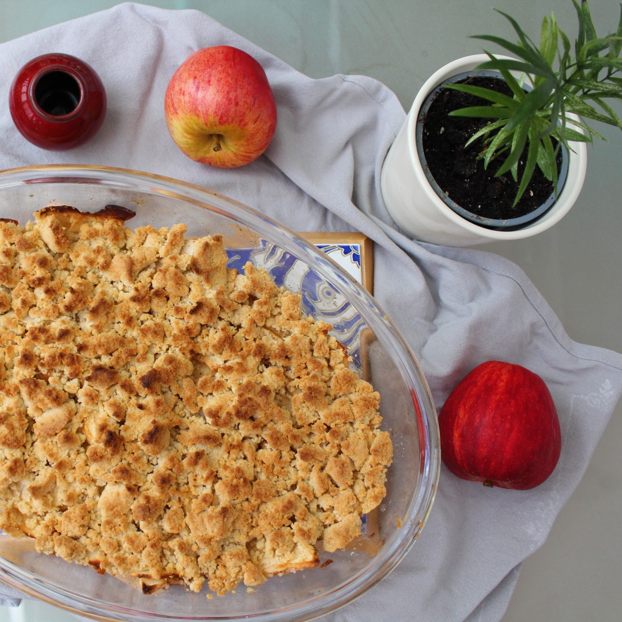 Topping for Apple Crumble
You can make different types of toppings for Apple Crumble; this one uses ground almonds.
The recipe by Tastes of Health