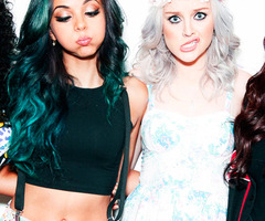 24puffitommo:  Oh..i don’t know…she’s always beautiful