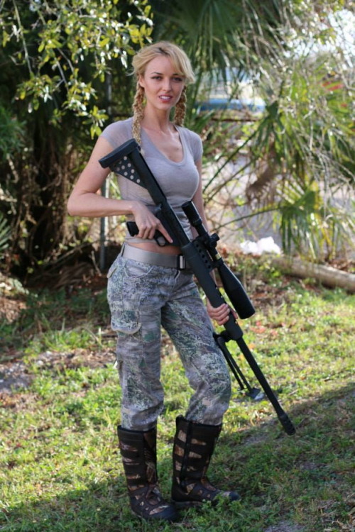 Sex girlandguns:  Girl With Gun  http://girls-andguns.blogspot.com/ pictures