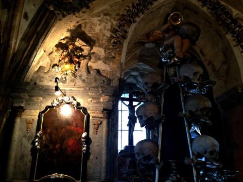 aussiegrunt:  Sedlec Ossuary. Kutna Hora, Czech Republik when there’s no more room in hell the dead will walk the earth when there’s no more room in the ground the dead will be piled high. to solve the problem of over-crowded cemetaries, the dead