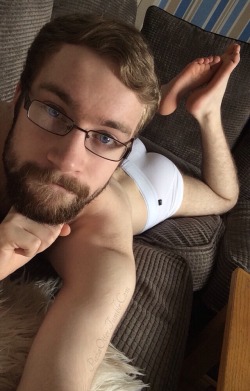 pizzaotter:  Gorgeous beard and a very handsome