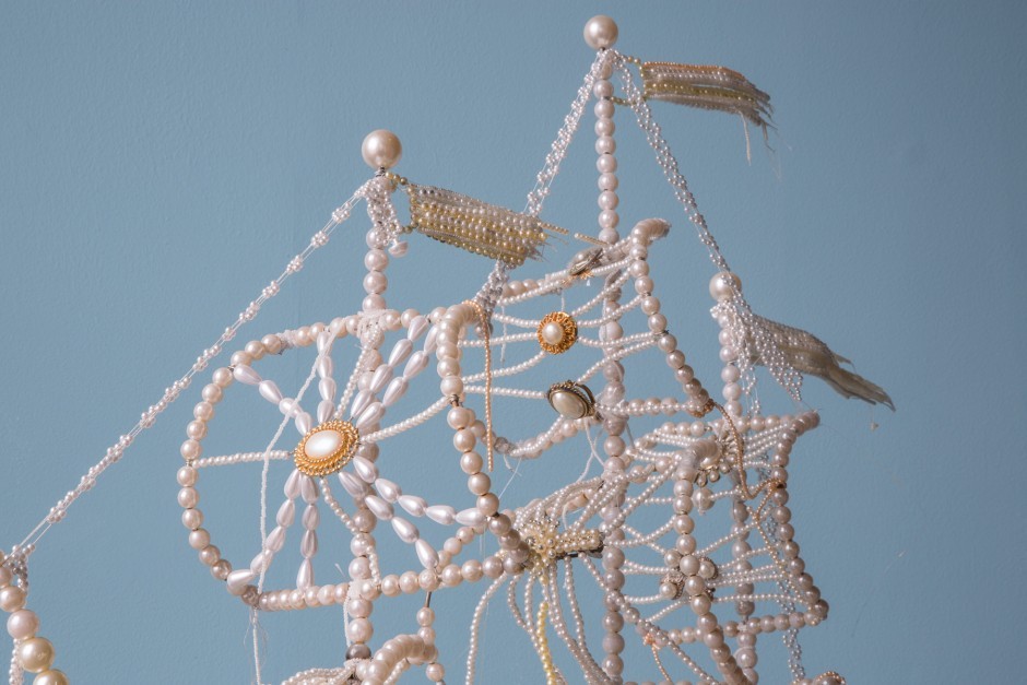 supersonicart:  Ann Carrington’s “Galleons and Feathers.”A stunning sculpture