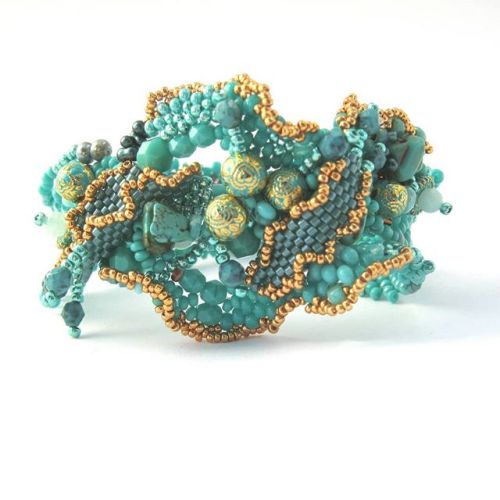 #turquoise #beadwork #bracelet #ibics #beading #etsy #freeform #handmade ift.tt/2Pvp0wK