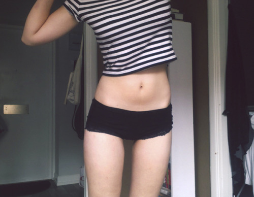 seidur:  I usually hate my tummy. But hey. And I need more ink.
