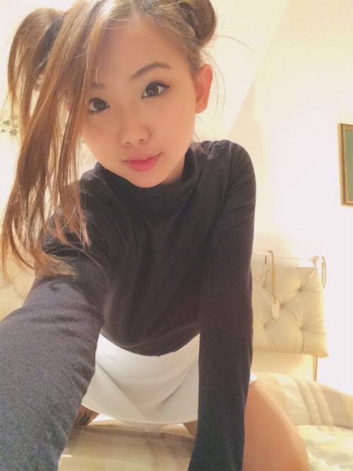 connoisseurofpussy6996:  Asian Cutie 😛