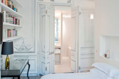 andreperron: Paris Hotel La Maison by Martin Margiela www.lamaisonchampselysees.com/hotel.htm