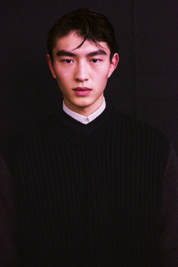 mananangggal:  Jin Dachuan backstage at Kenzo Fall 2014 