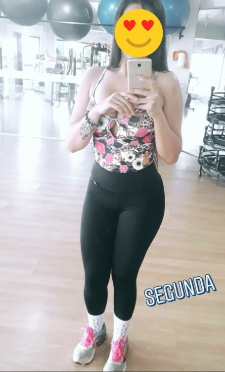 casalamil:Minha esposa na academia… o delicia.