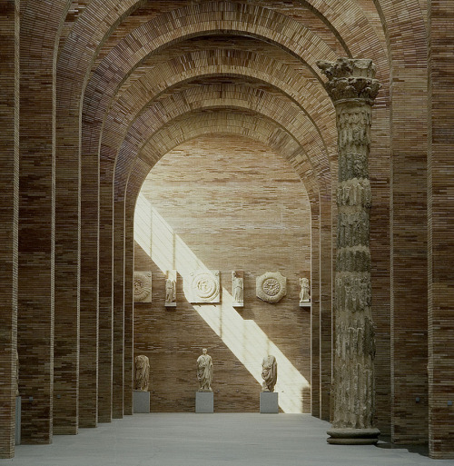 Rafel Moneo - Museo Nacional de Arte Romano. Merida, Spain. 1980-85 &ldquo;Frente a un posible m