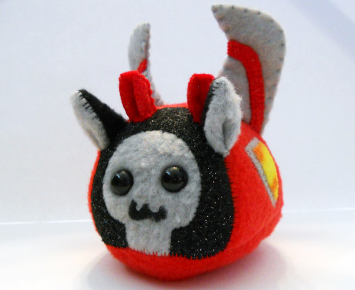 callykarishokka:  SUNDAYPUGGLESStarscream: http://www.ebay.com/itm/121614449466CAPTAIN PUGGLEMERICA: http://www.ebay.com/itm/111639159873YUP, A NON TF PUGGLEGAZE IN WONDER, MORTALS