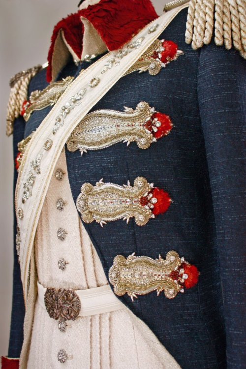 frederica1995:Oscar and Andre ‘s uniforms from Rose of Versailles