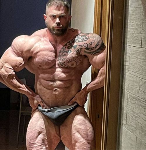 drwannabebigger:  Andrea Presti at 275 pounds