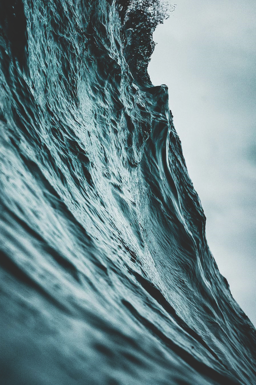 lsleofskye:  Wave faces | ohdagyo