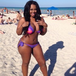 Sheve-Pussy:  Sweet And Very Hot Ebony Young Milf In Beautiful Bikini Have Gorgeous