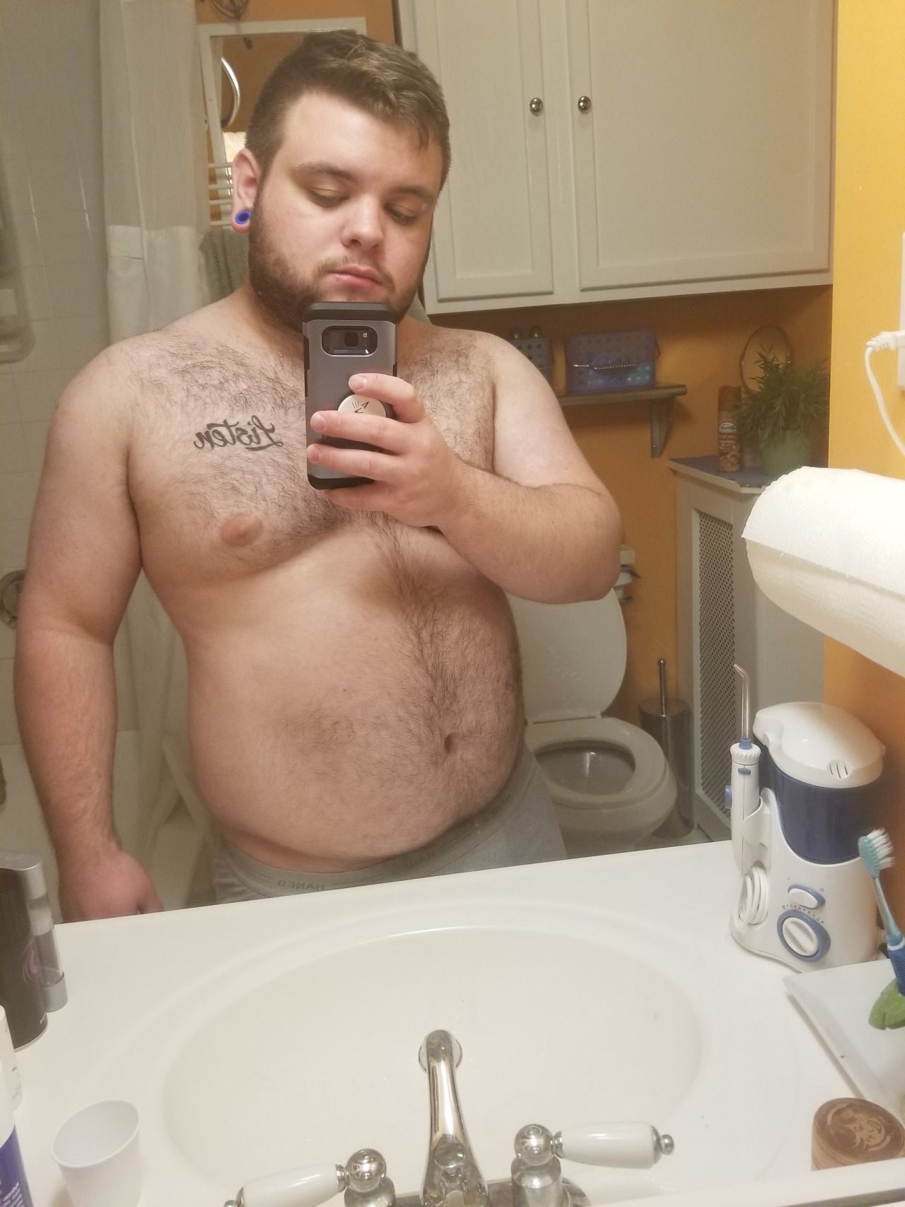 artimues:  ajthecub:  Getting a little chunky may try and lose weight but for now embracing it. Also thank you for 1,000 followers! Love you all 