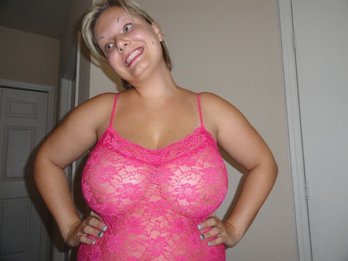 thickgirls2013:  Submit your fan pics to http://thickgirls2013.tumblr.com or thickgirls2013@gmail.com 