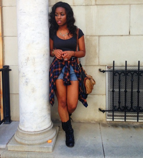violet-melanin:  Venomousbombshell.tumblr.com Instagram-JunkFoodFeen :) 