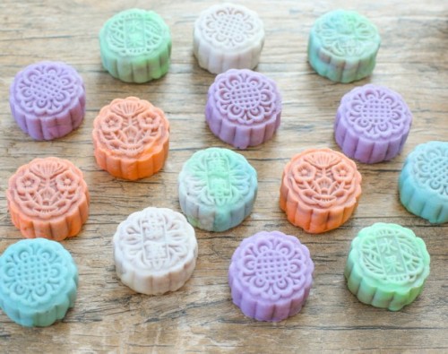 foodffs: SNOWSKIN MOONCAKES Really nice recipes. Every hour.