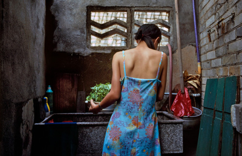 1030-42929: Daughter of an immigrant working in New York City, Fuzhou, China, 2007 Chien-Chi Chang