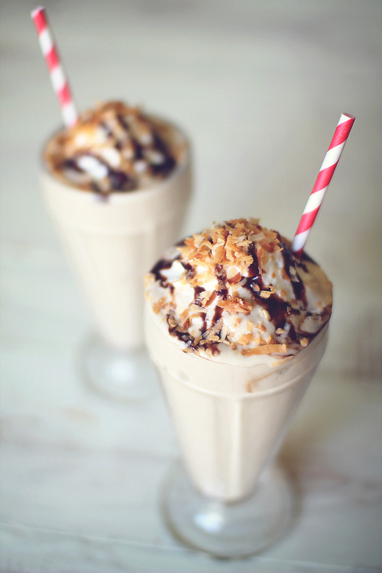 boozybakerr:  Girl Scout Cookie Samoa Shake