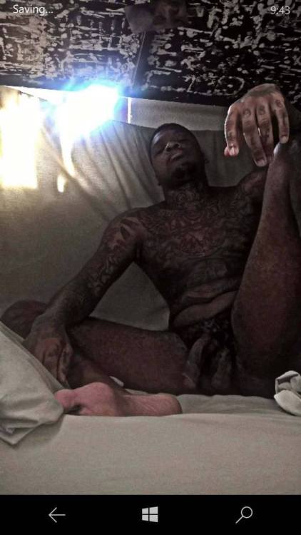 rebelnellz:They Cut Tha AC Off In This Bitch.