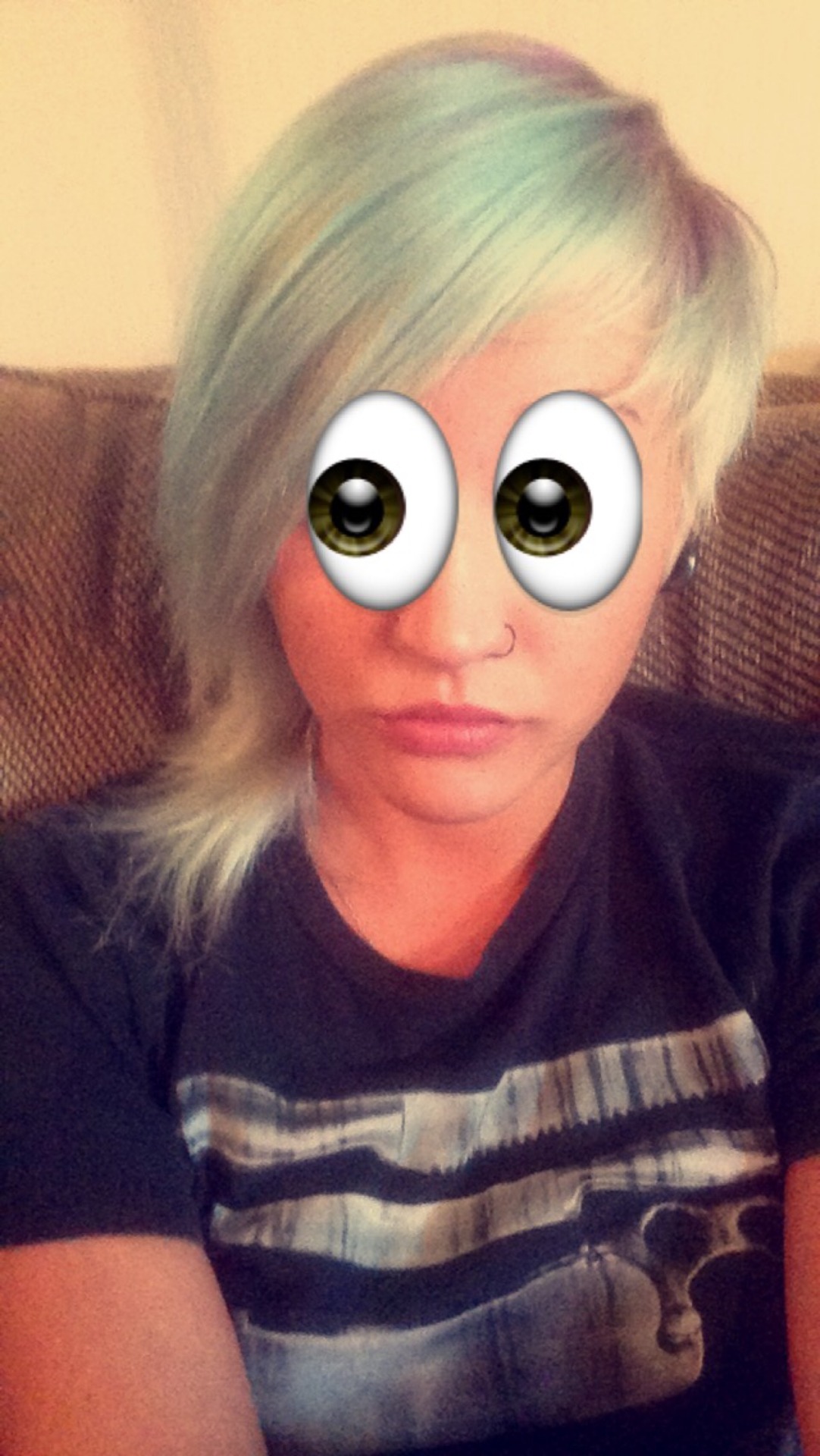 girlswholikegirls:  @jesacan 👽💩