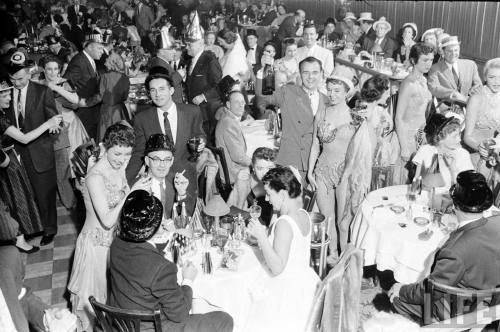 New Year’s Eve in San Francisco(Nat Farbman. 1956-7?)