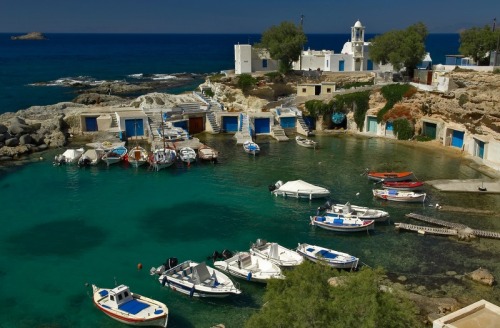 (via Mantrakia, a photo from Kyklades, South Aegean | TrekEarth)Mantrakia, Greece