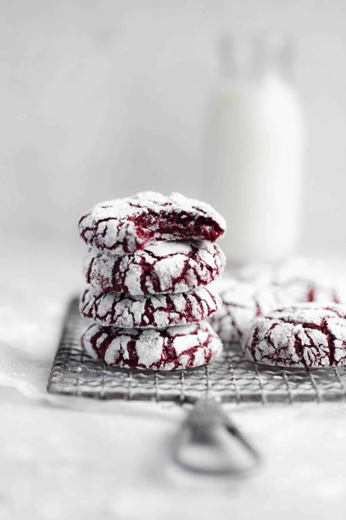 foodffs:  Red Velvet Crinkle CookiesFollow