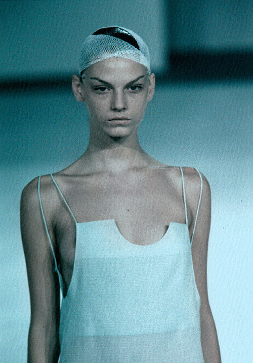 hanasoukupova:  Angela Lindvall at Hussein Chalayan SS 1999 