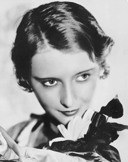 leilahyams: Barbara Stanwyck in 1932. https://painted-face.com/