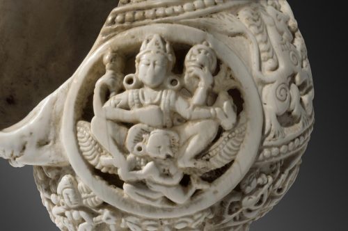 Shanka carved with Vishnu and elephants, Bengal