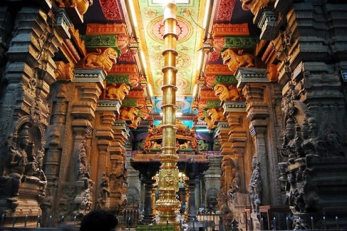 Meenakshi temple interior, Madurai, Tamil Nadu